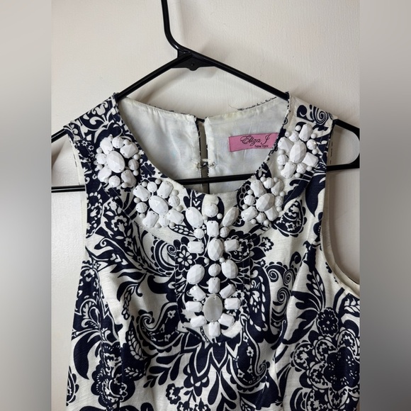 Eliza J Floral Beaded Neckline Dark Navy Blue White Linen Blend Mini Dress M - Picture 3 of 17